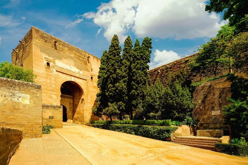 Granada: Alhambra, Generalife & Nasrid Palaces Guided Tour - Is $64 a fair price?