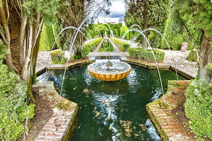 Granada: Alhambra Guided Tour and Arabian Bath and Massage - Why the Alhambra and hammam work well together