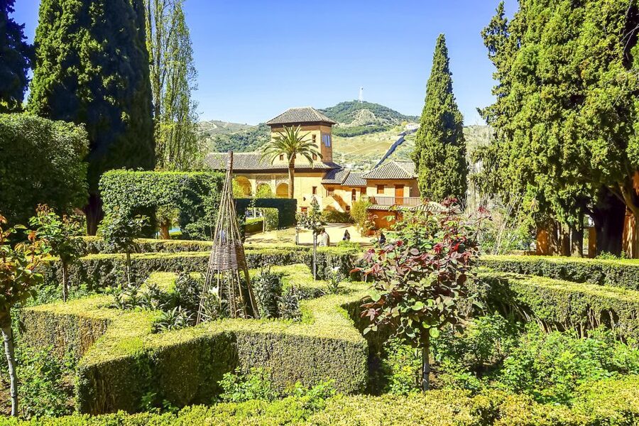 Granada: Alhambra Guided Tour and Arabian Bath and Massage - Palace of Charles V and the Alcazaba