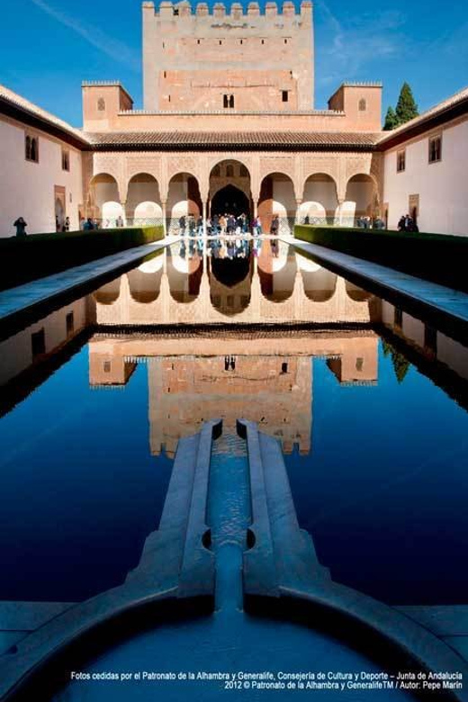 Granada: Alhambra Guided Tour and Flamenco Show - Generalife Gardens and Palace of Charles V