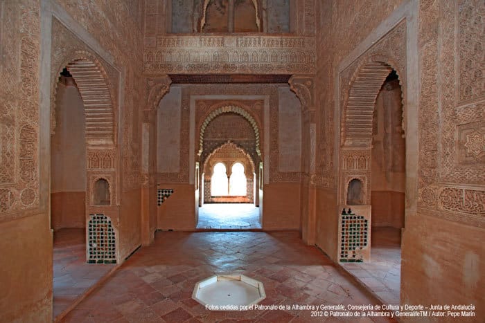 Granada: Alhambra Guided Tour and Flamenco Show - A three-hour visit needs sensible expectations
