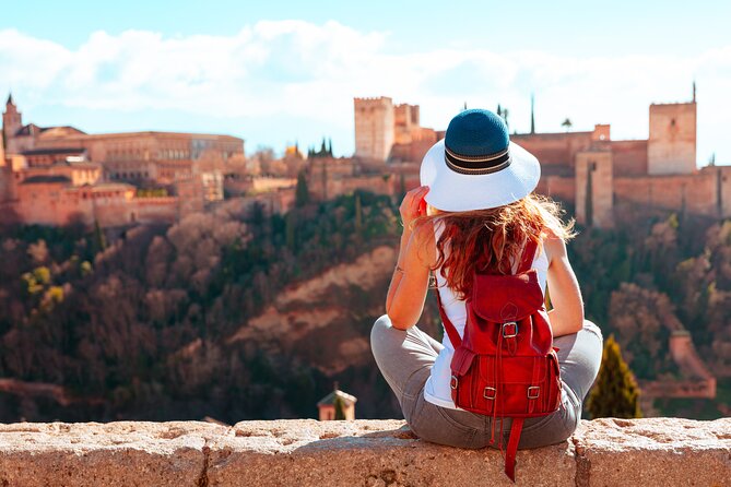 Granada: Alhambra Guided Tour including Nasrid Palaces - Palace of Charles V and the later Spanish layer