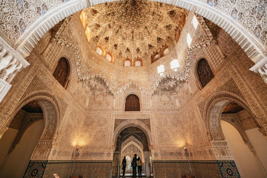 Granada: Alhambra Guided Tour with Nasrid Palaces & Gardens - Timing, walking, and practical comfort