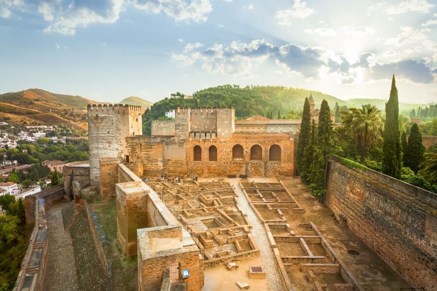 Granada: Alhambra, Nasrid, and Generalife Private Tour - The Court of the Lions and royal Granada