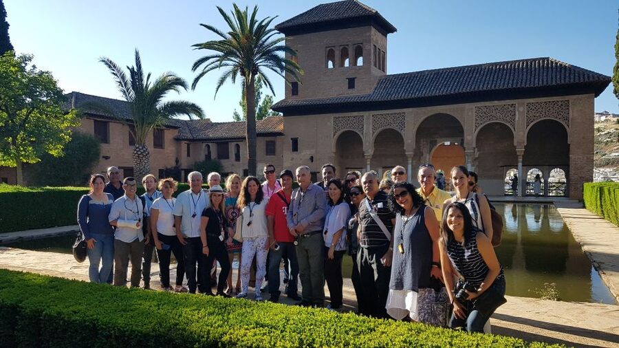 Granada: Alhambra, Nasrid Palaces, & Generalife Guided Tour - Meeting at La Mimbre and starting smoothly