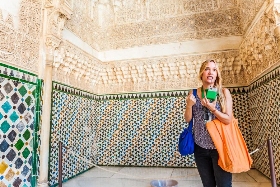 Granada: Alhambra & Nasrid Palaces Tour with Tickets - What Three Hours Feels Like on the Ground