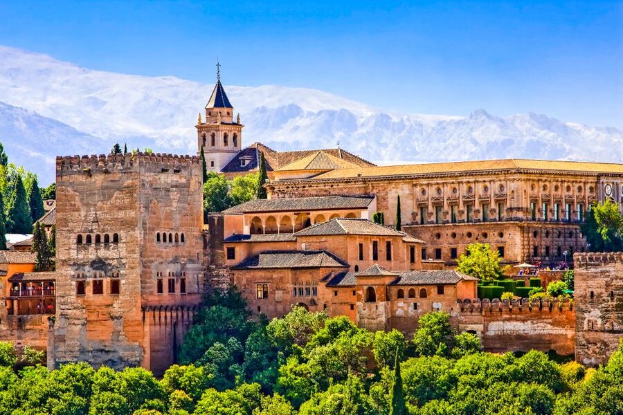 Granada: Alhambra & Nasrid Palaces Tour with Tickets - What to Bring and What to Leave Behind