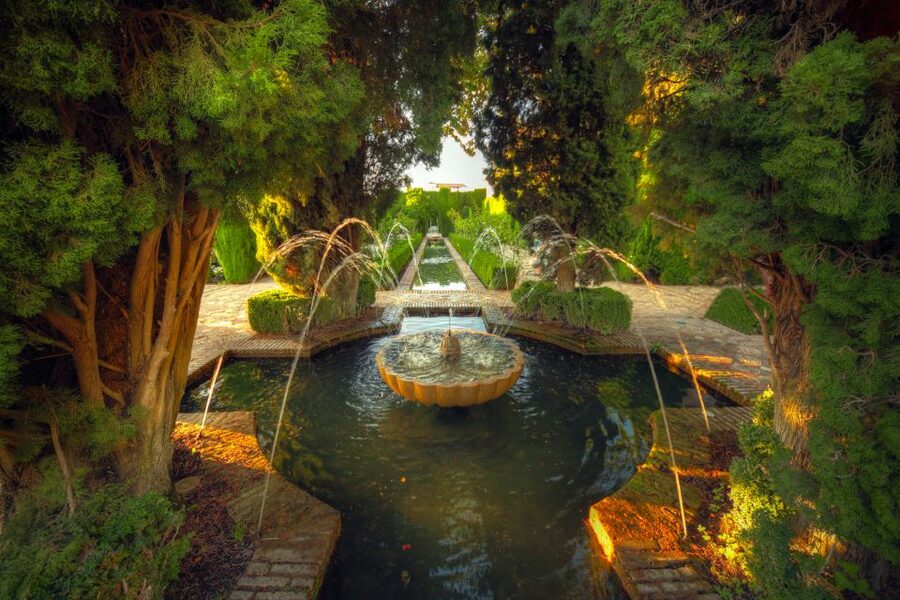 Granada: Alhambra Palace Guided Tour - What this Alhambra tour really covers