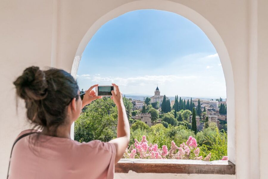 Granada: Alhambra Ticket and Guided Tour with Nasrid Palaces - Key points at a glance