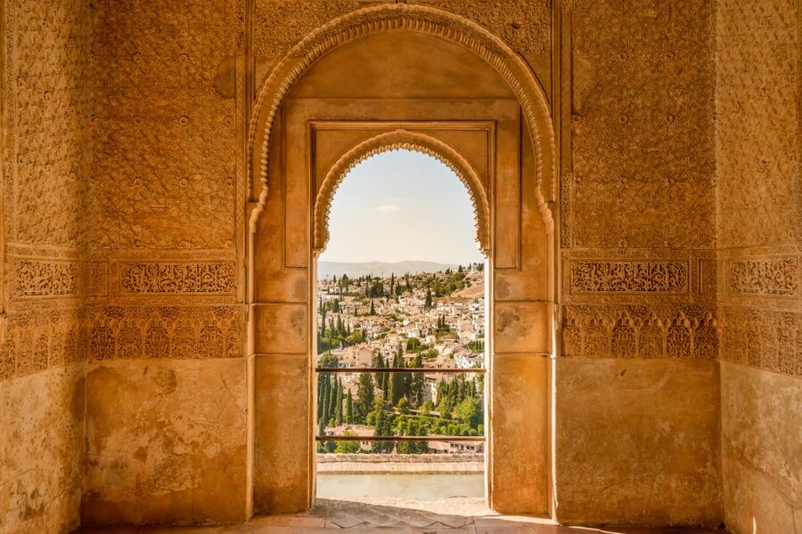 Granada: Alhambra Ticket and Guided Tour with Nasrid Palaces - The Medina and the working Alhambra