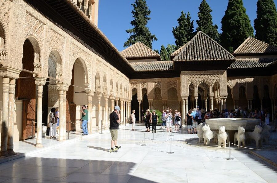Granada: Combo Alhambra, Albaicín, and Sacromonte Tour - Nasrid Palaces: The section you do not want to miss