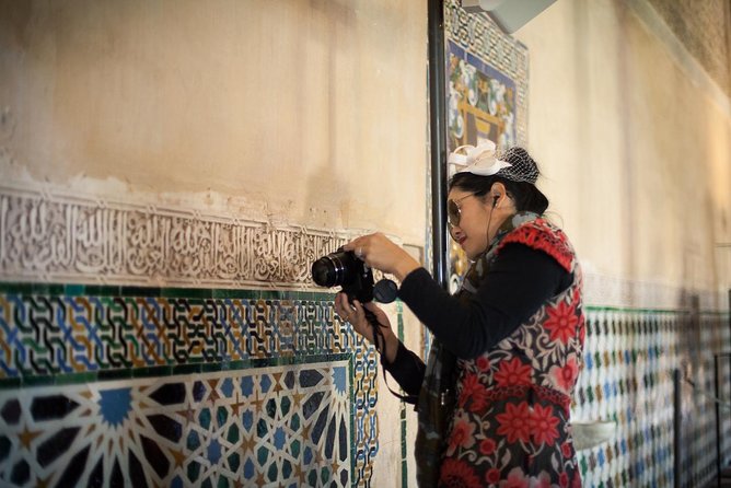 Granada Day Trip with Alhambra and Albaicin Tour from Seville - Albaicin: Granada’s old Moorish quarter
