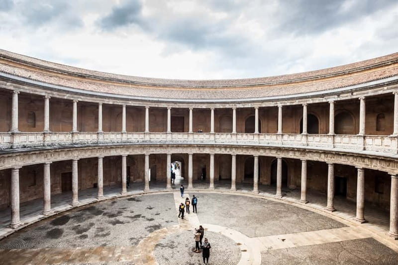 Granada: Last minute ticket Alhambra Tour - Why the Nasrid Palaces are the heart of the visit