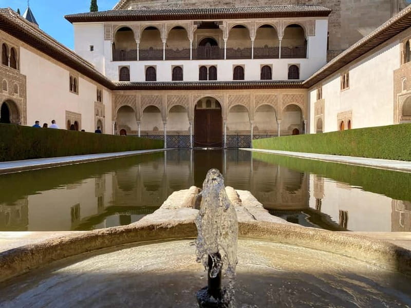 Granada: Last minute ticket Alhambra Tour - Practical limits you should plan around