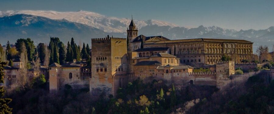 Granada: The Alhambra and Nasrid Palaces Guided Night Tour - From the entrance pavilion to the Nasrid Palaces