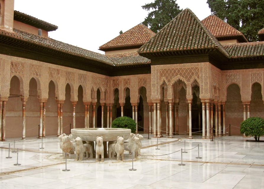 Granada: Tour of Alhambra, Generalife, and Nasrid Palaces - Why a guided Alhambra visit makes sense