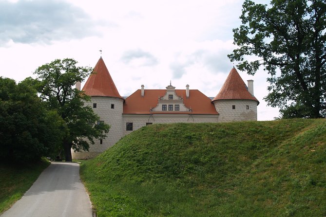 Group Day trip to Rundale Palace, Hill of Crosses & Bauska Castle - Rundale Palace: the day’s main event