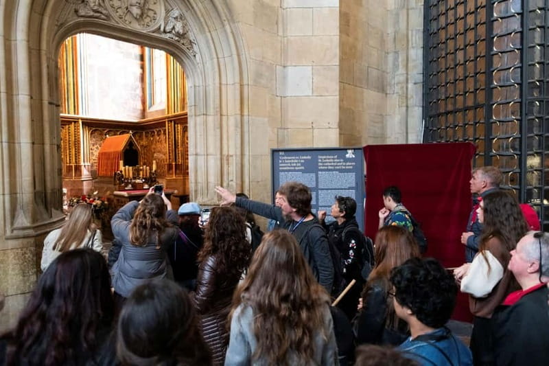 Guided Tour of Prague Castle with Ticket and Transport - Golden Lane gives the tour its final character