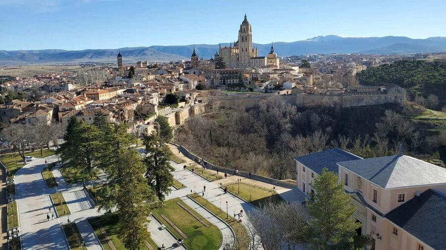 Guided tour of Segovia in Spanish: Cathedral and Alcázar - Key points to know