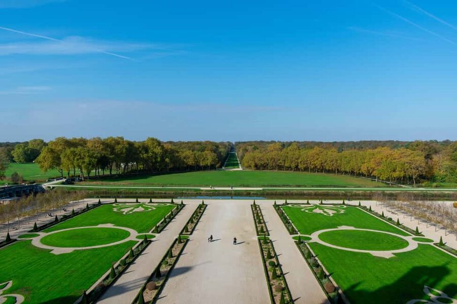 Guided tour of the Château de Chambord - The double-helix staircase is the star