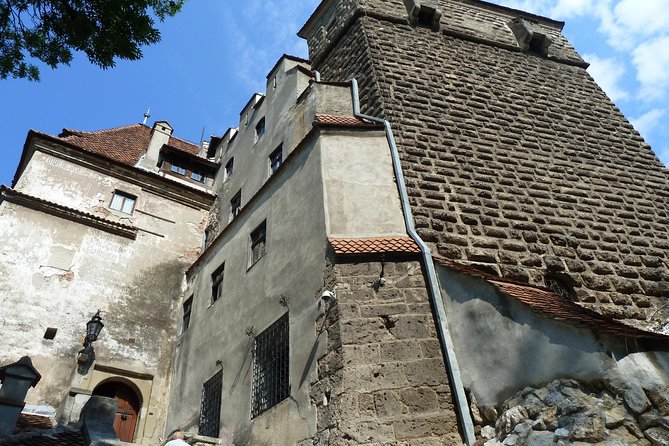 Guided visit in Spanish to the Castle of Dracula in Bran (native Spanish guide). - Why a Spanish-speaking guide can improve the visit