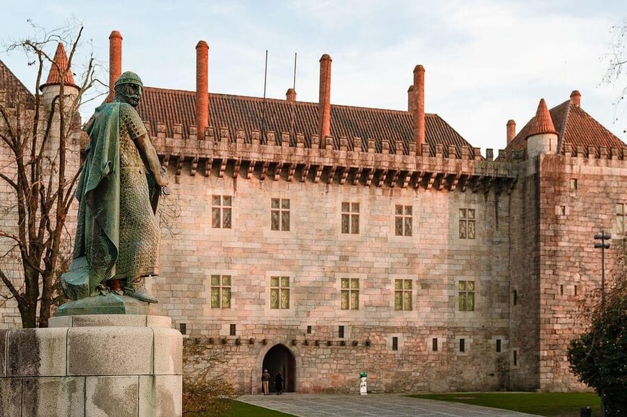Guimaraes Local Tours ; Visit the Castle , Palace and City - Who will get the most from this tour