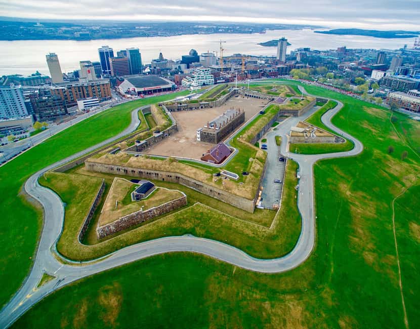 Halifax: Peggy's Cove, Citadel and Titanic Cemetery Tour - Timing, weather, and comfort