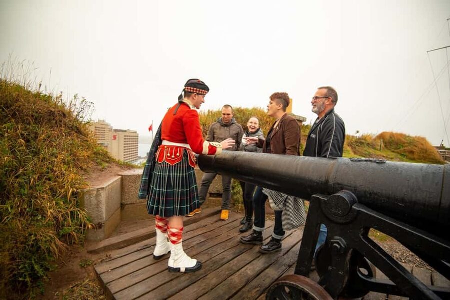 Halifax: Peggy's Cove, Citadel and Titanic Cemetery Tour - FAQ