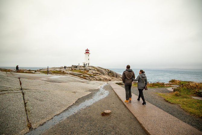 Halifax Premium Tour: Peggy's Cove, Citadel & Titanic Cemetery - Fairview Lawn Cemetery and the Titanic connection