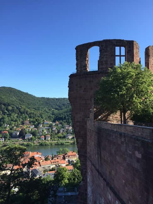 Heidelberg: Discover Heidelberg Castle – experience history up close - The giant wine barrel brings humor to the tour
