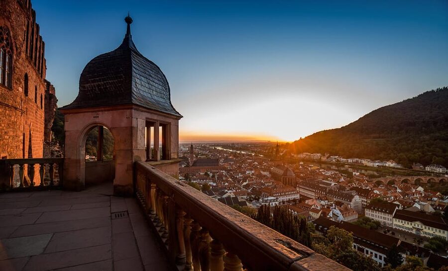 Heidelberg: Heidelberg Castle Garden & Outside Private Tour - The 90-minute timing, and what it really means