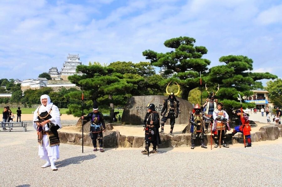 Himeji: Express Guided Tour of Himeji Castle in 90 Minutes - Timing, Language, and the Private Group Advantage