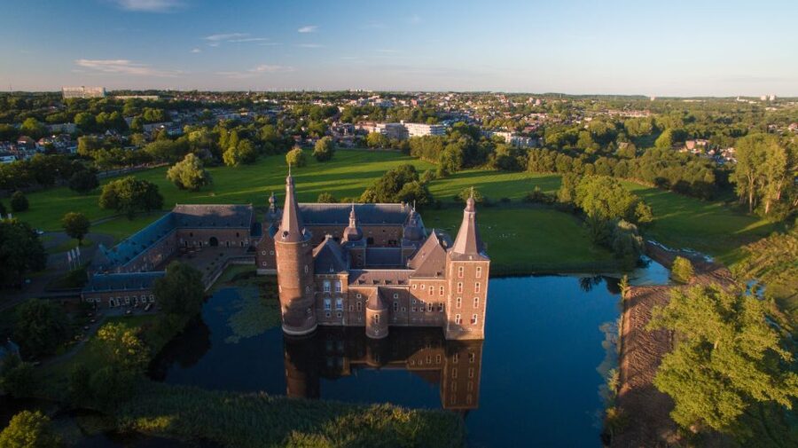 Hoensbroek: Entry Ticket to Hoensbroek Castle - Accessibility and practical booking details