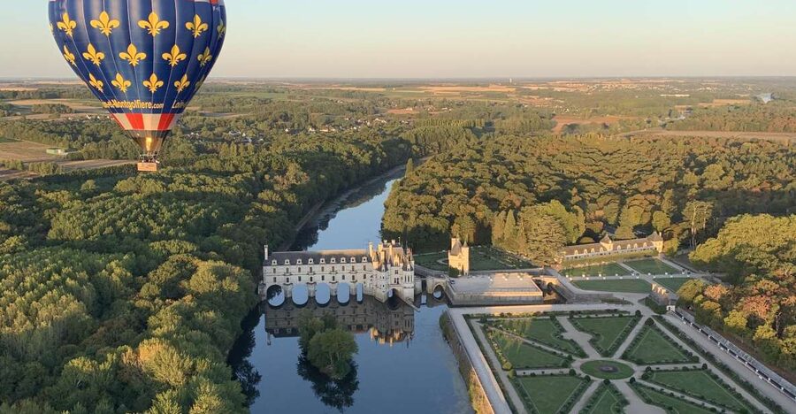 Hot Air Balloon Flight above the Castle of Chenonceau - The short ride to the launch area