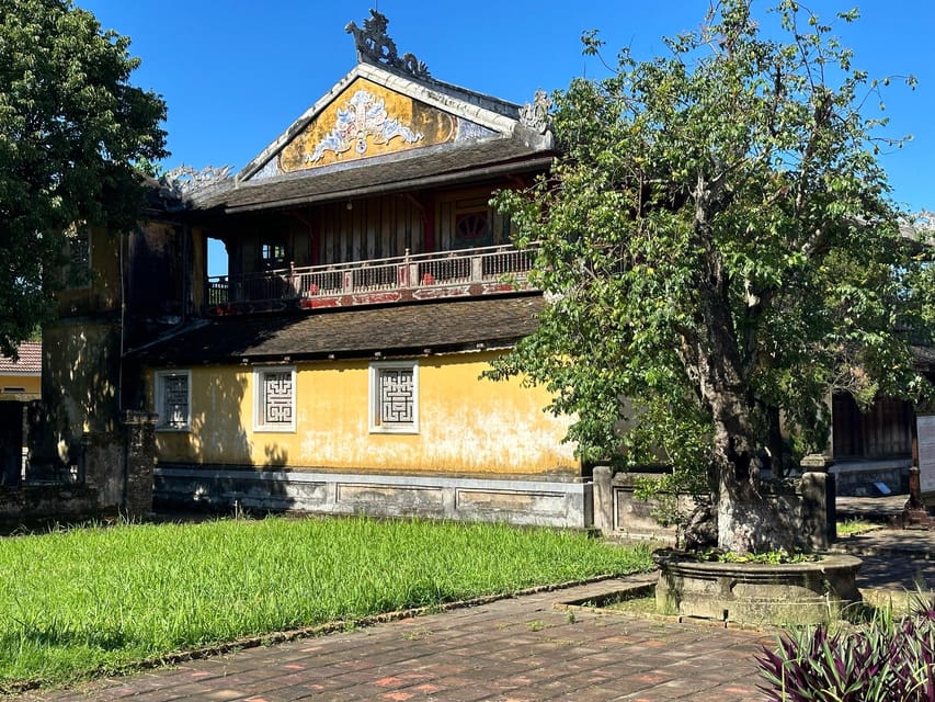 Hue Imperial City Walking Tour: Citadel & Forbidden City - Ngo Mon Gate and the first view inside