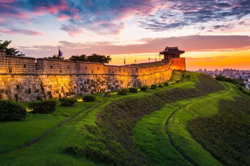 Hwaseong Fortress+Gwangmyeong Cave+Starfield Library Tour - Walking the walls of Suwon Hwaseong