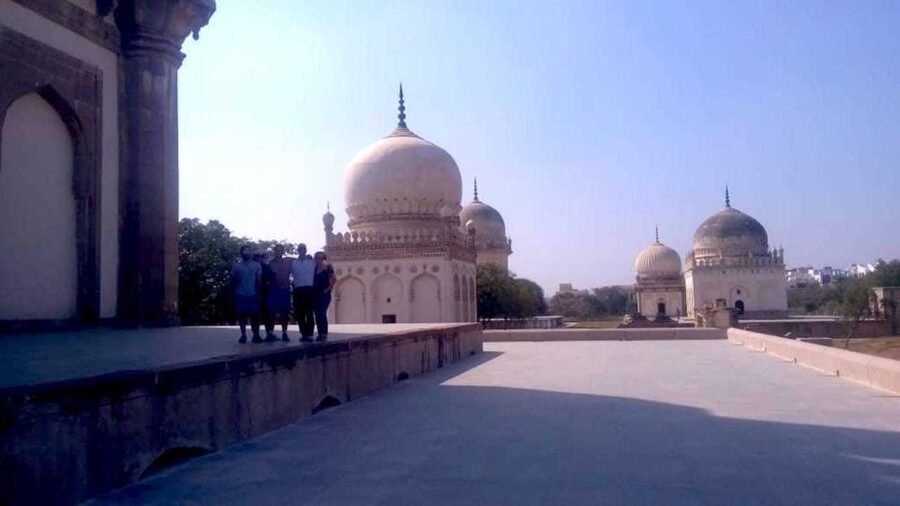 Hyderabad: Golconda Fort and Qutub Shahi Tombs Half-Day Tour - What the Guide Adds to the Fort