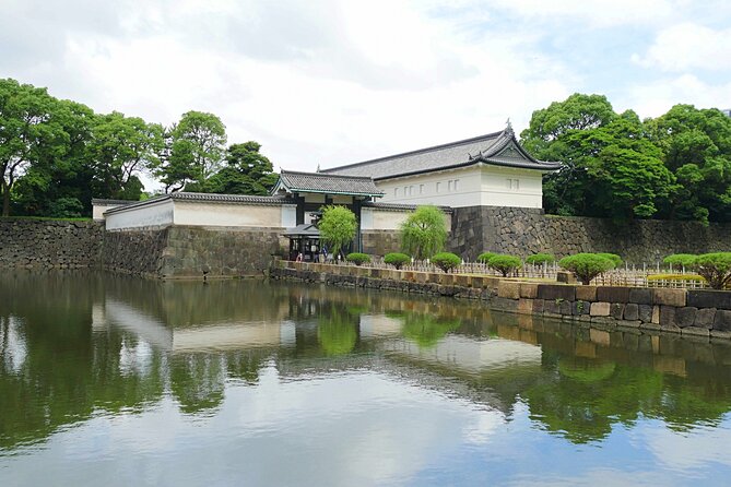 Imperial Palace East Garden and Edo Castle Walking Tour in Tokyo - Is $25 a fair price for two and a half hours?