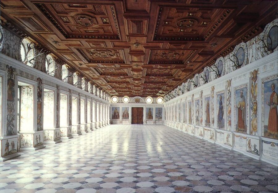 Innsbruck: Tickets for Schloss Ambras - A one-day ticket lets you set the pace