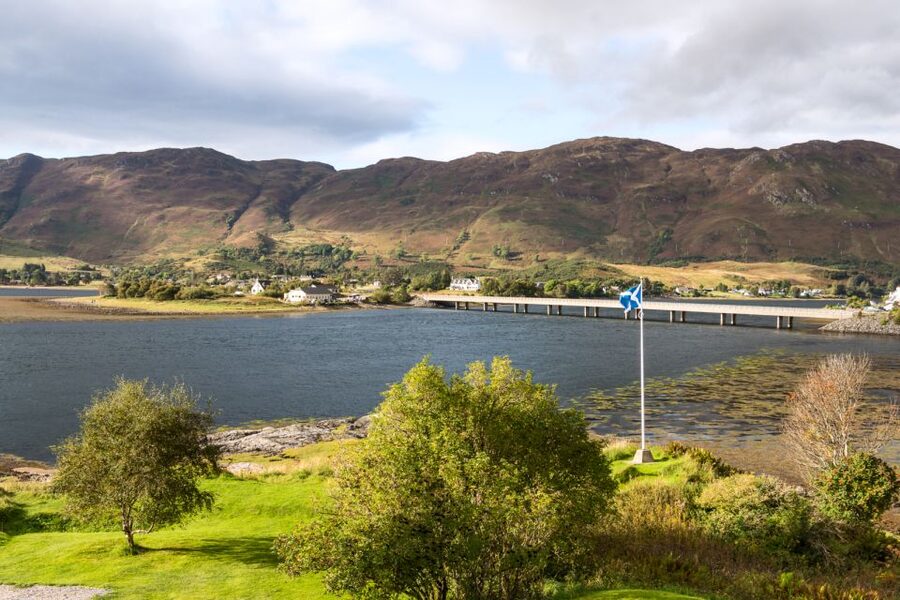 Inverness: Isle of Skye and Eilean Donan Castle Day Trip - The guides make a real difference