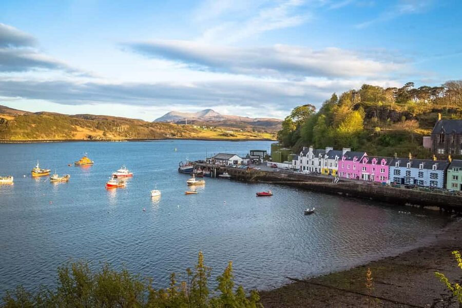 Inverness: Isle of Skye, Fairy Pools, & Castles Day Trip - Eilean Donan Castle from the roadside
