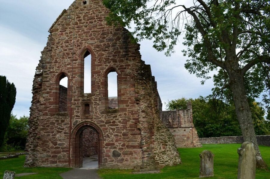 Inverness: Loch Ness Cruise, Castle, and Outlander Tour - Clava Cairns and the Outlander connection