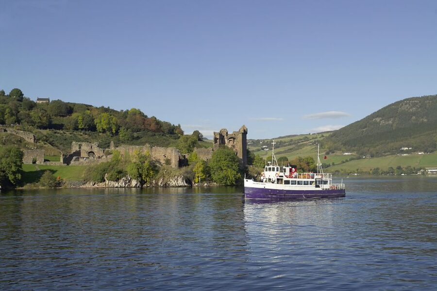 Inverness: Loch Ness Cruise, Castle, and Outlander Tour - Guides, transport, and the pace of the day