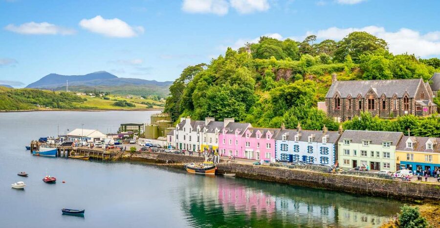 Inverness: Loch Ness, Skye, & Eilean Donan Castle Tour - Sligachan brings mountain views and a useful pause