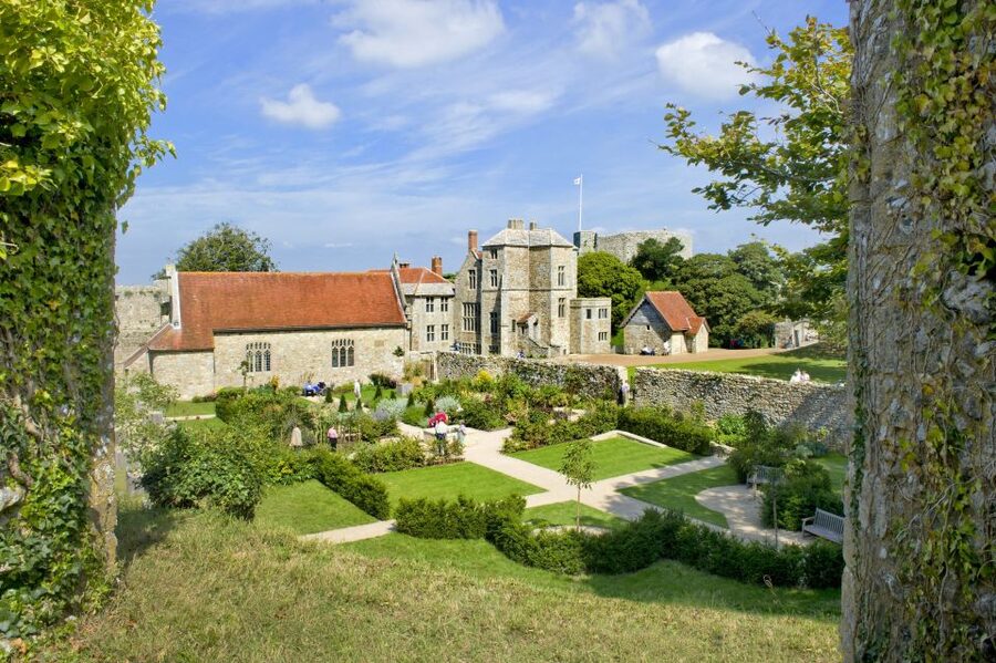 Isle of Wight: Carisbrooke Castle Entry Ticket - Tea room, lawn, and a manageable day out