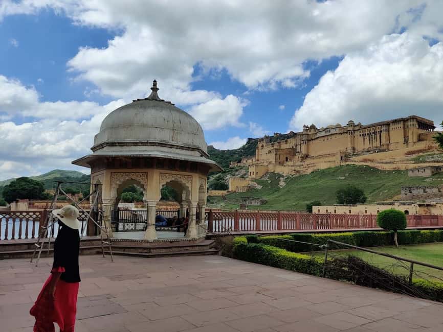Jaipur: Amber Fort Guided Tour and Entry Ticket - Sheesh Mahal and the magic of reflected light