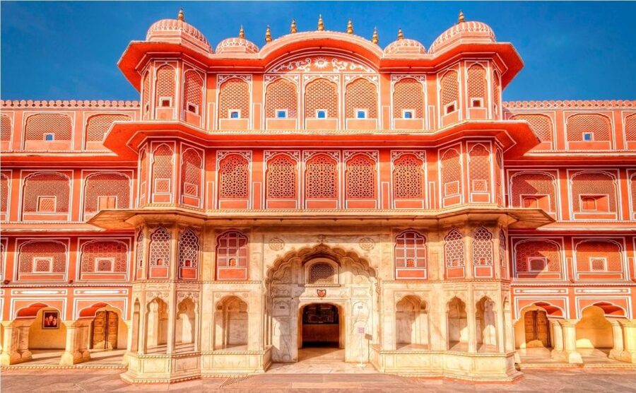 Jaipur: Amber Fort, Jal Mahal and Hawa Mahal Private Tour - Jantar Mantar’s giant instruments