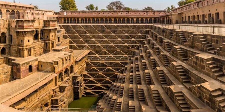 Jaipur: Haunted Bhangarh Fort and Abhaneri Stepwell Day Trip - Exploring Bhangarh Fort in daylight
