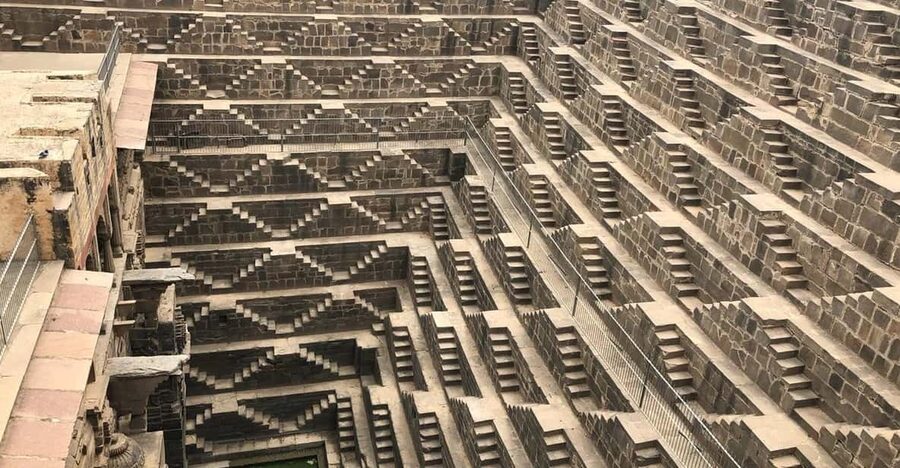 Jaipur: Same-Day Bhangarh Fort & Chand Baori Stepwell Tour - Walking through Bhangarh’s temples and palace ruins