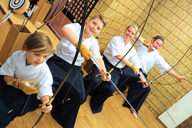 Japanesel Archery Experience HIROSHIMA CASTLE SHARAKU - Shooting your first eight arrows